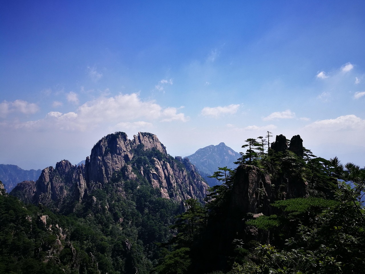 黄山风景最新图片，自然之美的瞬间定格
